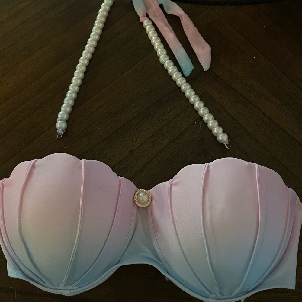 Strapless push up she’ll style bikini top size L, fits like a medium